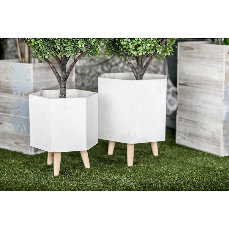 CosmoLiving by Cosmopolitan White Polystone Contemporary Planter Set