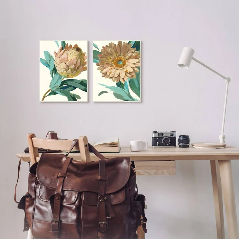 Stupell Industries Garden Flower Details Minimal Green Tan Painting,10" x 15"