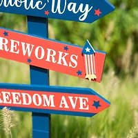 Glitzhome® 36" Directional Patriotic Top Hat Stake