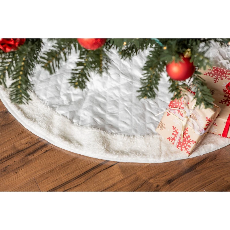 DII® Cream Diamond Quilted Holiday Tree Skirt