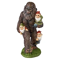 Design Toscano 16" Schlepping the Garden Gnomes Bigfoot Statue
