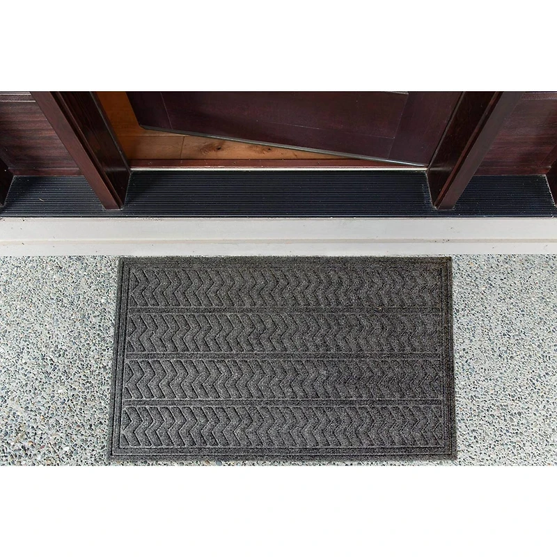 DII® Dark Gray Chevron Floormat