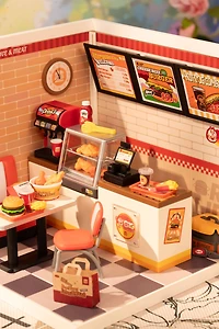 Rolife® Super Creator Yum Yum Burgers DIY Miniature Kit