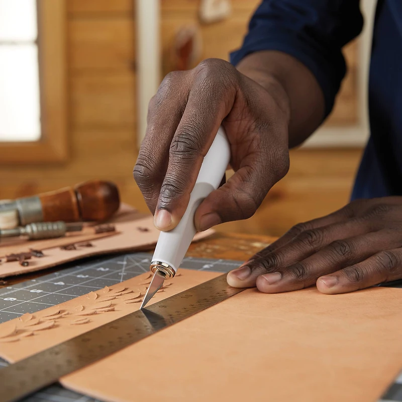 Fiskars® Heavy-Duty Easy Change Detail Knife