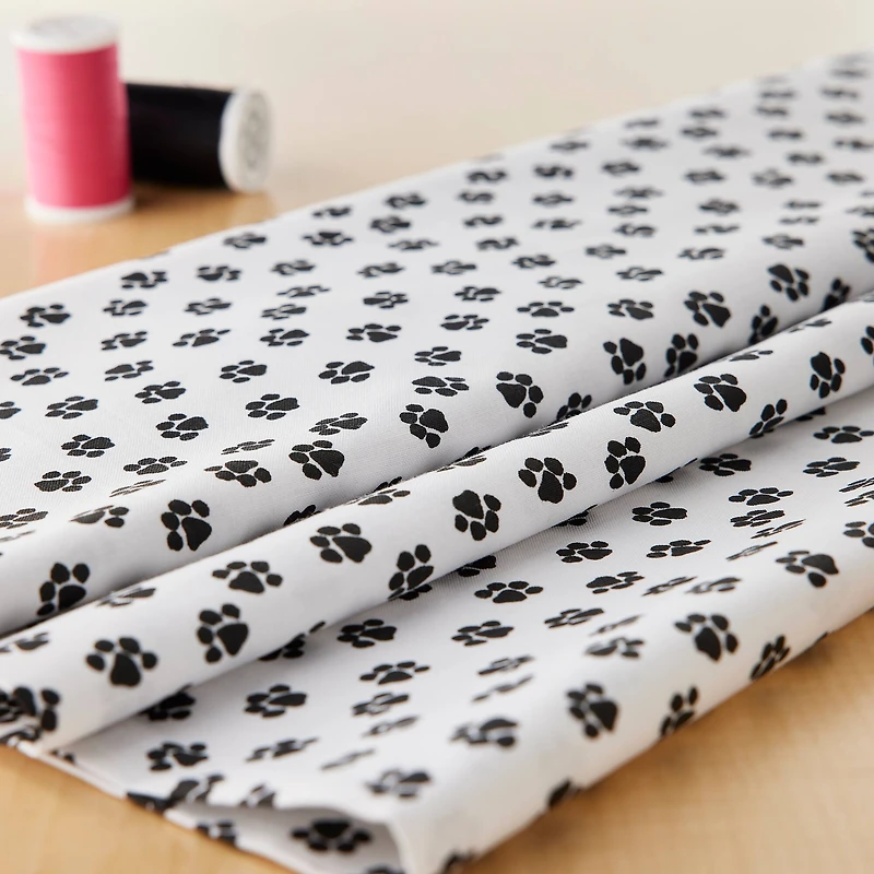 Fabric Editions White Paws Novelty Cotton Fabric