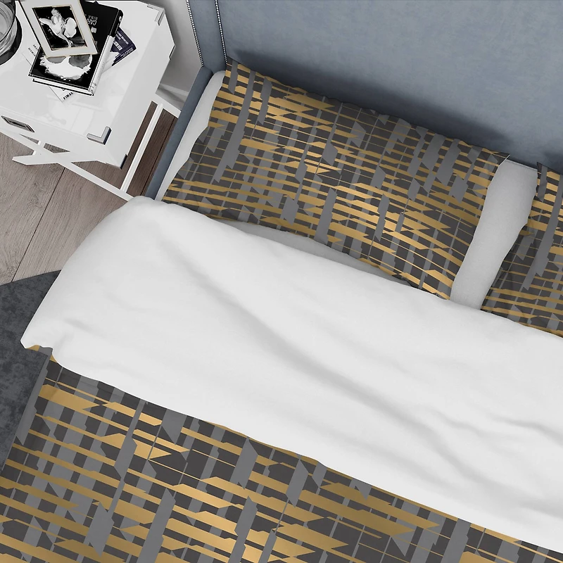 Designart 'Gold Checkered Pattern I' Mid-Century Duvet Cover Set