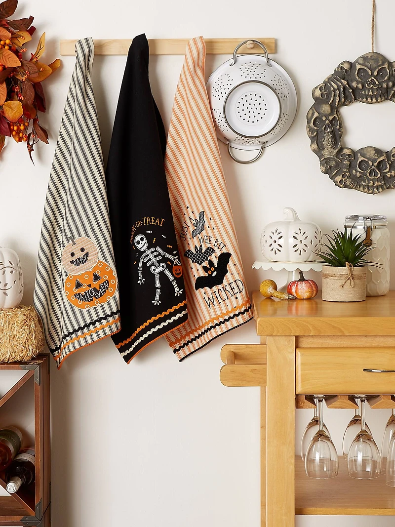 DII® Embellished Halloween Happy Haunting Wicked Treats Dishtowels Set
