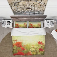 Designart 'Grunge Background with Red Poppies' Country Bedding Set