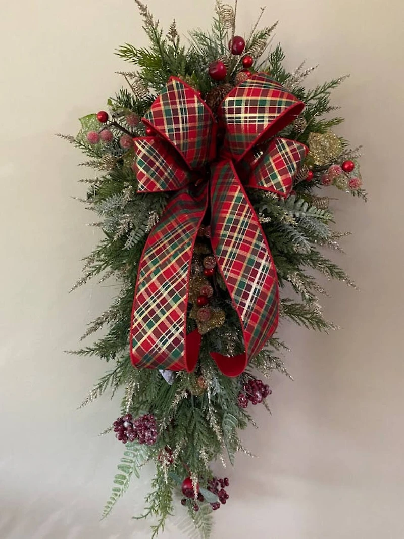 48" Unlit Canadian Pine Christmas Teardrop Swag