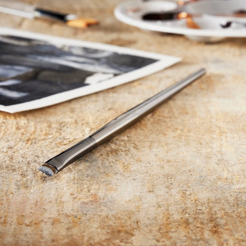 Zen™ Series 73 Short Handle Chisel Blender Brush