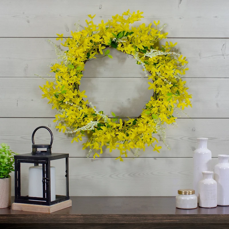 22" Yellow Forsythia & Leaves Wreath