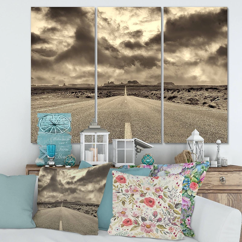 Designart - The Road To Monument Valley