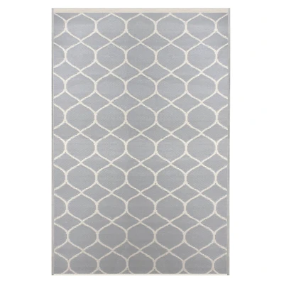 Gray & Beige Honeycomb Pattern Rectangular Outdoor Area Rug, 4ft. x 6ft.