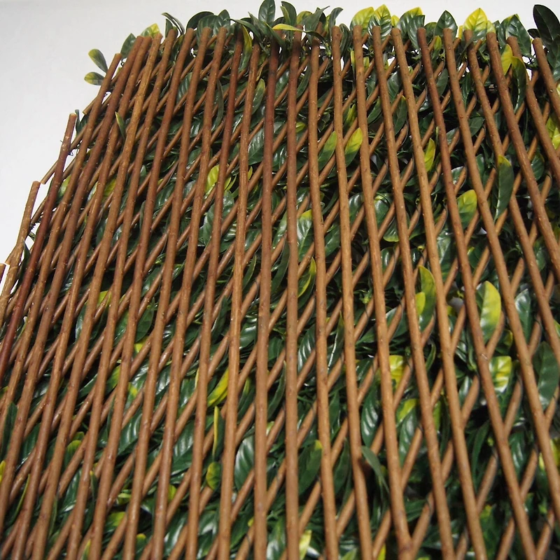 51" Expandable Lemon Leaf Lattice Screen