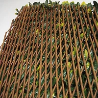 51" Expandable Lemon Leaf Lattice Screen