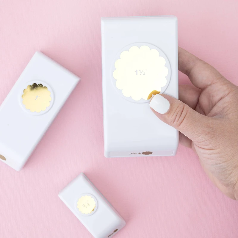 We R Memory Keepers® Scallop Circles Layering Punches Set