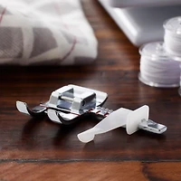 SINGER® Sew Easy Foot