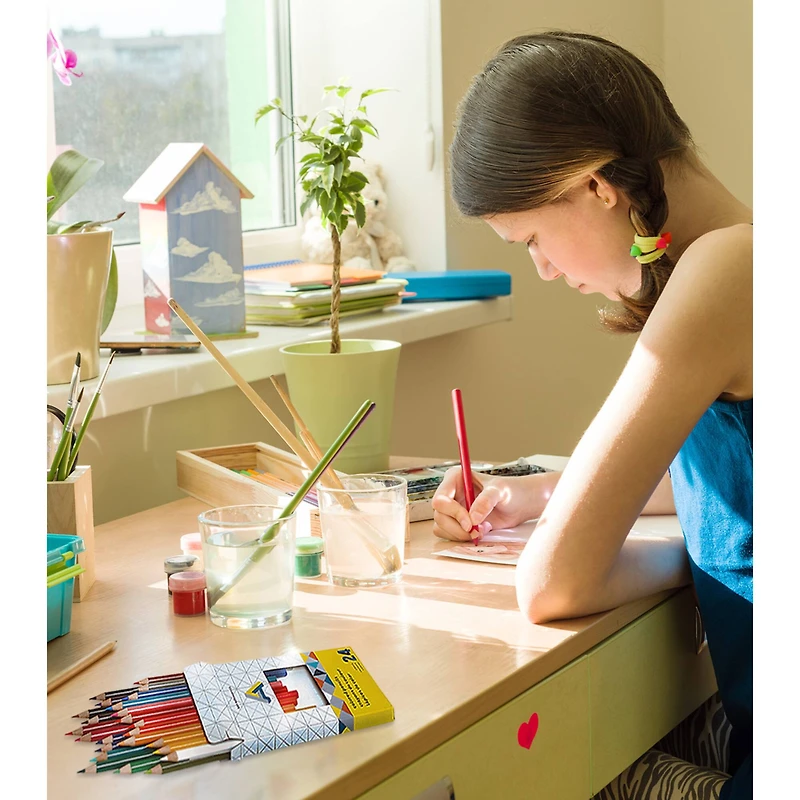 Creativity at Home Beginner Painting & Drawing Kit