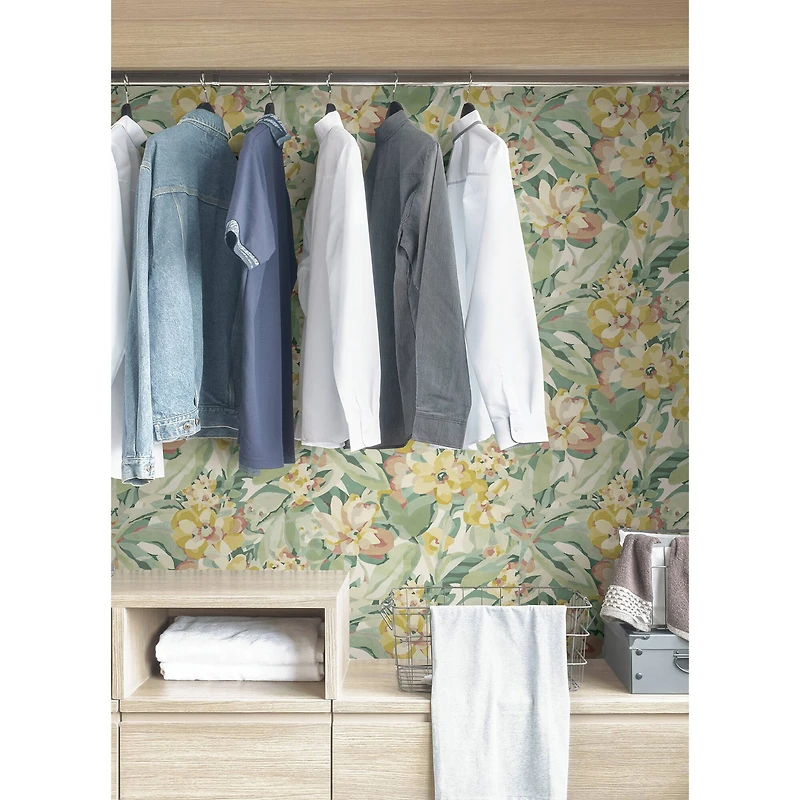 Caroline et Bettina Yellow Belles Fleurs Peel & Stick Wallpaper