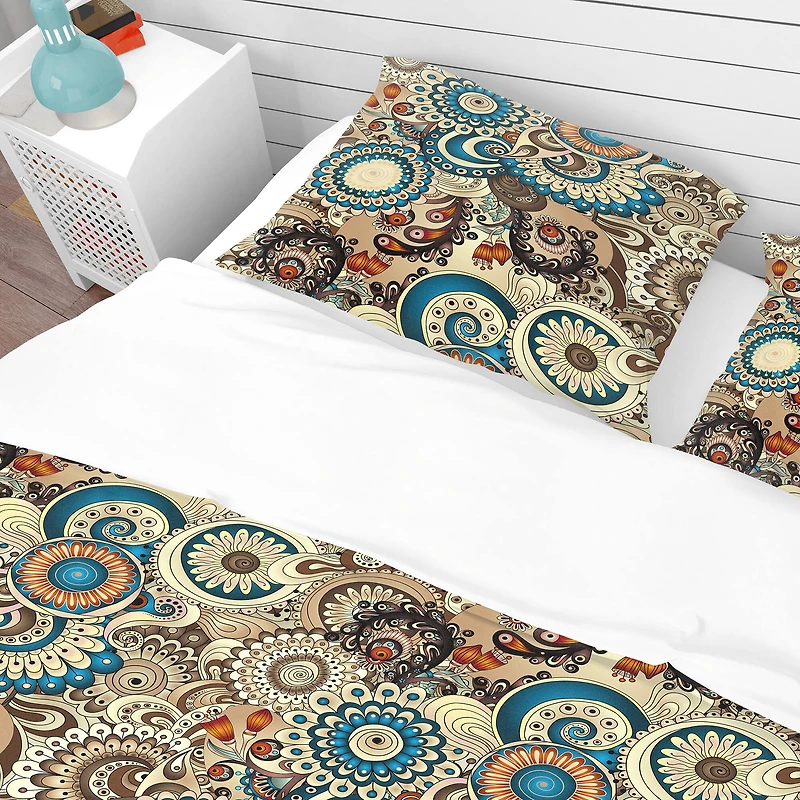 Designart 'Floral Pattern with Doodles & Cucumbers' Bohemian & Eclectic Bedding Set