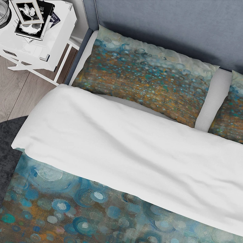 Designart 'Blue and Bronze Dots' Geometric Bedding Set
