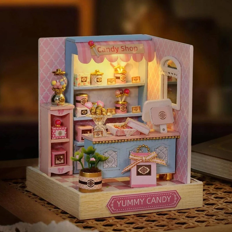Wizardi Yummy Candy Miniature Dollhouse Roombox Kit