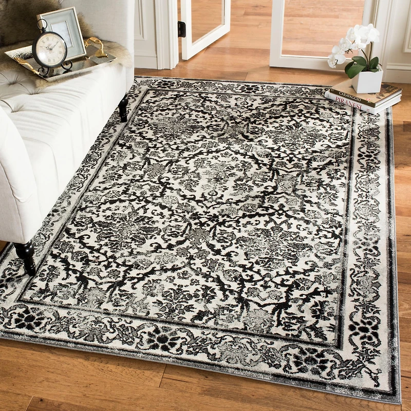 Evoke Border Floral 4' X 6' Area Rug