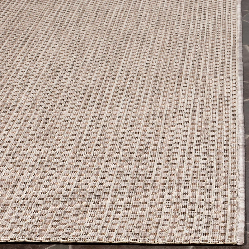 Courtyard Modern 2' X 3'-7" Accent Rug