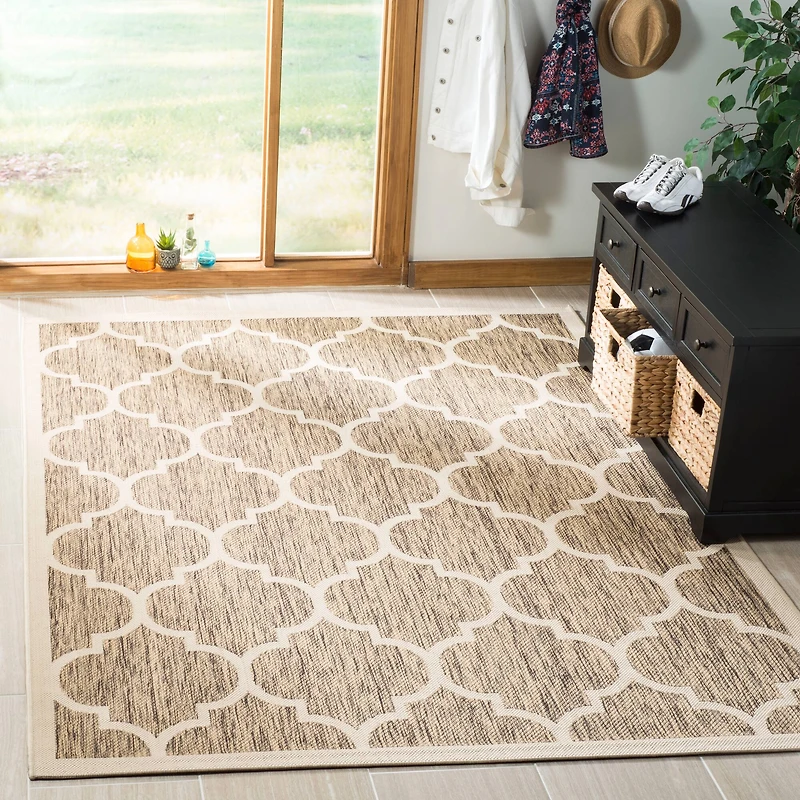 Courtyard Quatrefoil 5'-3" X 7'-7" Area Rug