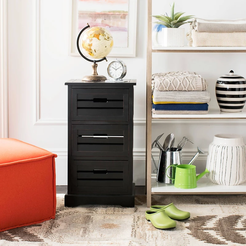 Samara Cabinet in Distressed