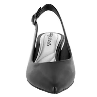 Easy Street Faye Womens Pointed Kitten Heel Pumps