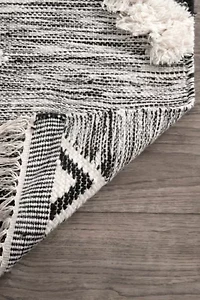 nuLoom Moroccan Textured Shaggy Wool Woven Area Rug
