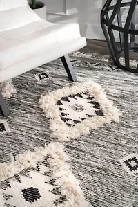 nuLoom Moroccan Textured Shaggy Wool Woven Area Rug