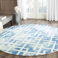 Safavieh Dip Dye Collection Earleen Geometric Round Area Rug
