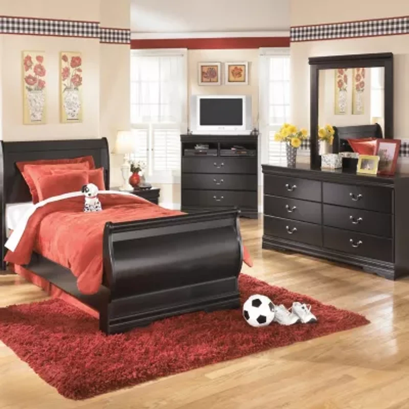 Signature Design by Ashley® Gilmore 4-Pc Bedroom Set