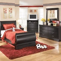 Signature Design by Ashley® Gilmore 4-Pc Bedroom Set