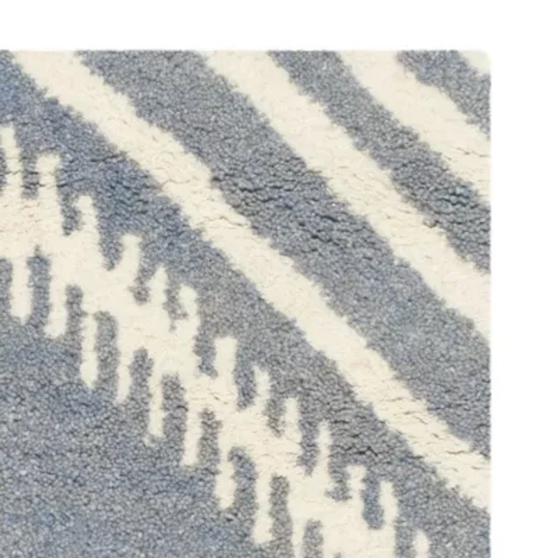 Safavieh Capri Collection Ronni Chevron Runner Rug