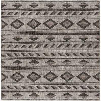 Safavieh Courtyard Collection Luana Geometric Indoor/Outdoor Square Area Rug