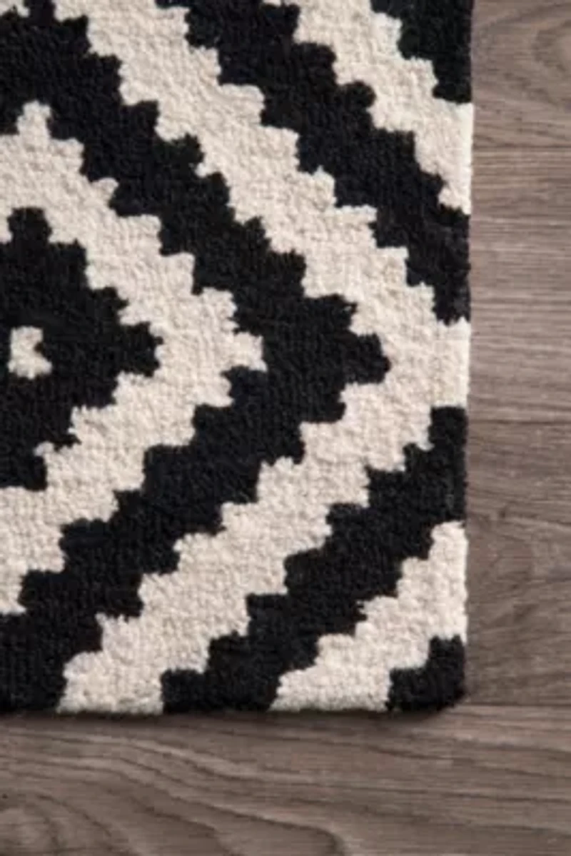 nuLoom Hand Tufted Kellee Rug