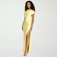 Premier Amour Womens One Shoulder Short Sleeve Fitted Gown