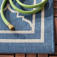 Safavieh Courtyard Collection Skin Geometric Indoor/Outdoor Square Area Rug