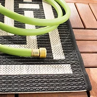 Safavieh Courtyard Collection Varvara Geometric Indoor/Outdoor Square Area Rug