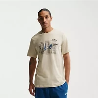 Nike Mens Crew Neck Short Sleeve Classic Fit Graphic T-Shirt