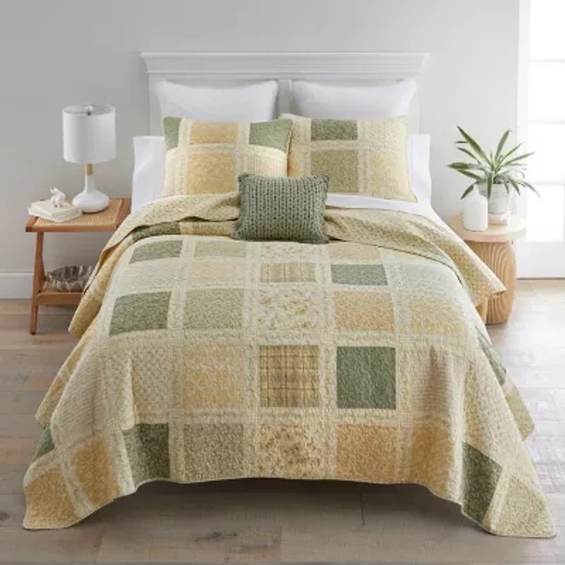 Donna Sharp Meadow Easy Care Quilt Set