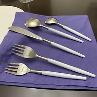 Vibhsa White Hammared 20-pc. Flatware Set