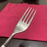 Vibhsa White Hammared 20-pc. Flatware Set