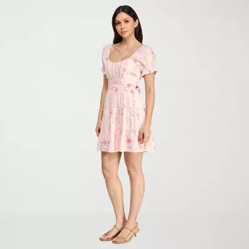 Trixxi Womens Juniors Short Sleeve Floral Fit + Flare Dress