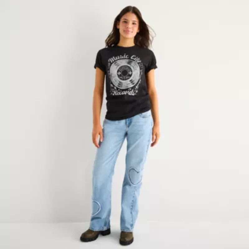 Womens Juniors Crew Neck Short Sleeve Boxy Fit Graphic T-Shirt