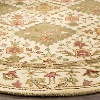 Safavieh Lolicia Traditional Area Rug