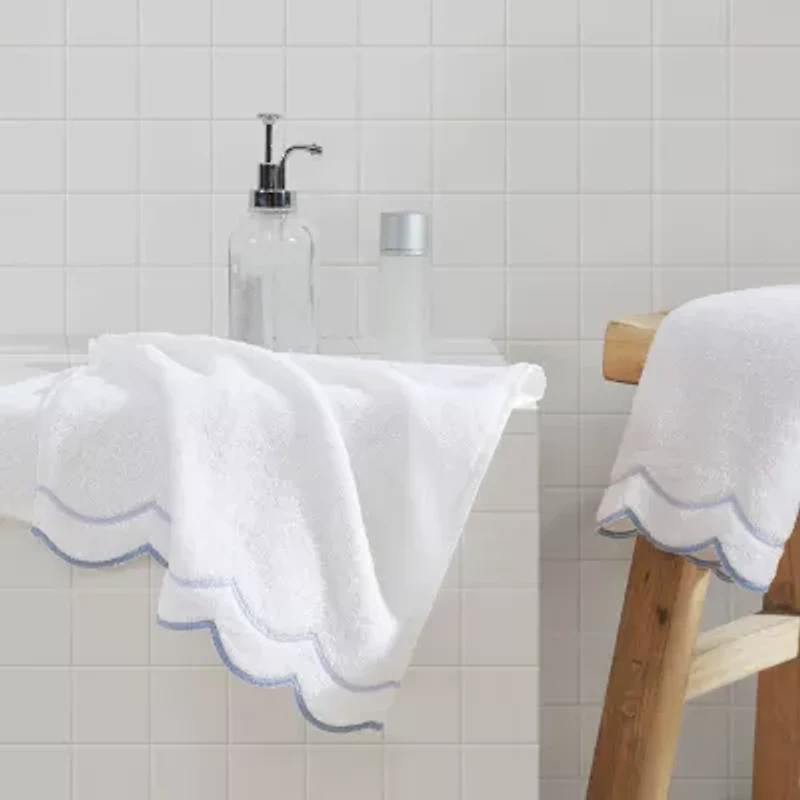 Peri Home Scallop Hand Towel